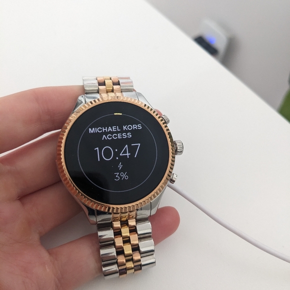 Michael Kors Lexington 2 Smartwatch + Charger in original box - Picture 2 of 4